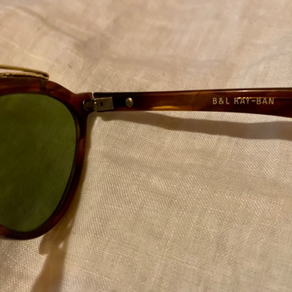 Vintage Ray-Ban sunglasses. - Picture 5 of 7